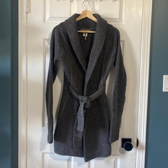 100% Lambs Wool Max Azria Sweater - Picture 1 of 2